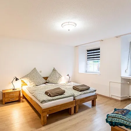 Alte Gaststaette Holiday home Balesfeld